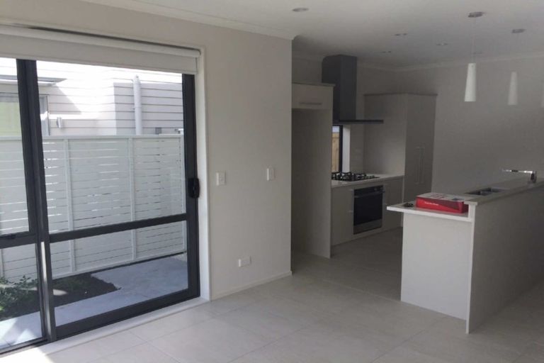 Photo of property in 9 Costa Viva Crescent, Karaka, Papakura, 2113