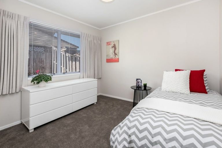 Photo of property in 2/14 Fieldstone Court, Northpark, Auckland, 2013