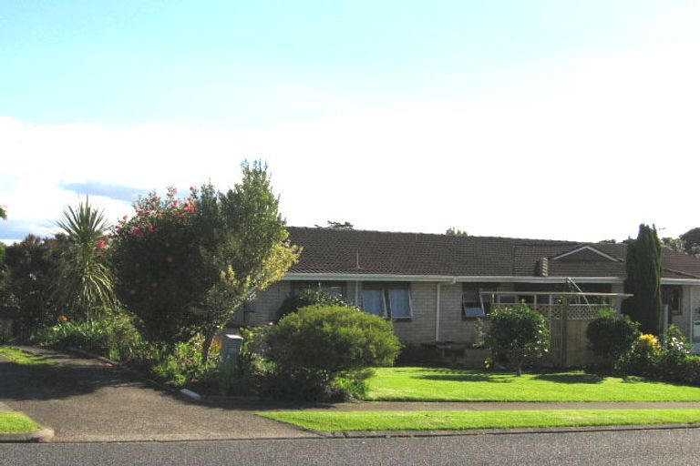 Photo of property in 1/68 Sorrel Crescent, Bucklands Beach, Auckland, 2012