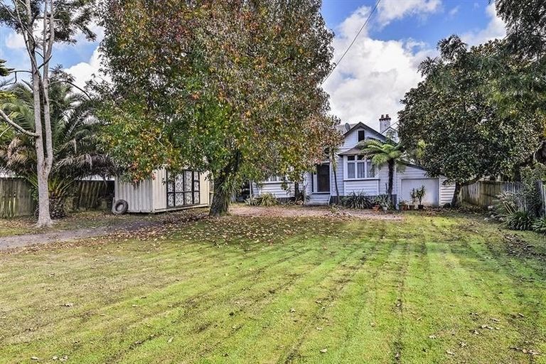Photo of property in 43 Woodglen Road, Glen Eden, Auckland, 0602