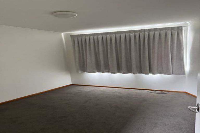 Photo of property in 1/100 Bond Crescent, Forrest Hill, Auckland, 0620