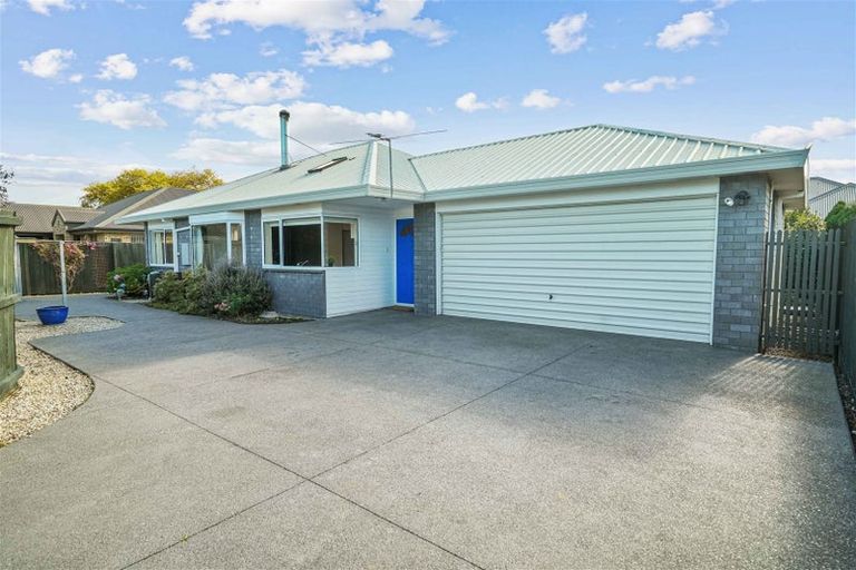 Photo of property in 60a Middlepark Road, Sockburn, Christchurch, 8042