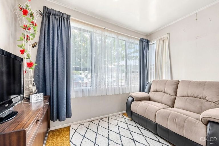 Photo of property in 18 Biddle Crescent, Taita, Lower Hutt, 5011