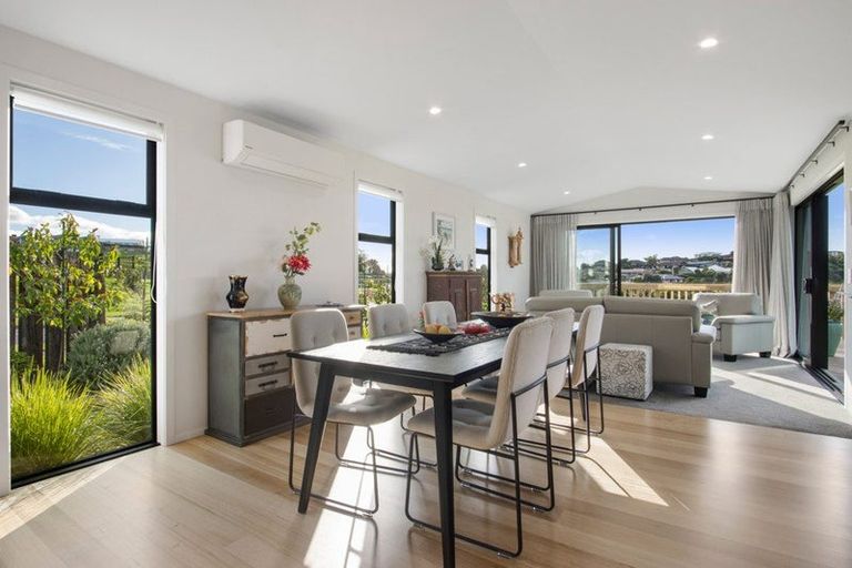 Photo of property in 37 Ridge Drive, Omokoroa, 3114