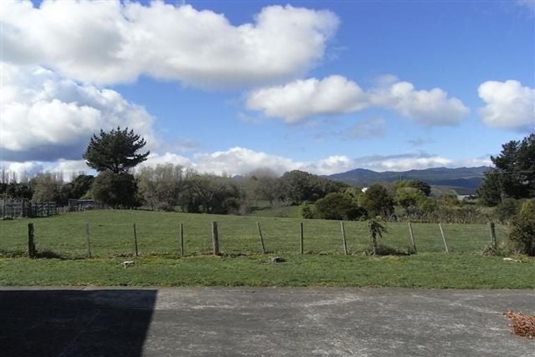 Photo of property in 6 Papaitonga Lake Road, Ohau, Levin, 5570