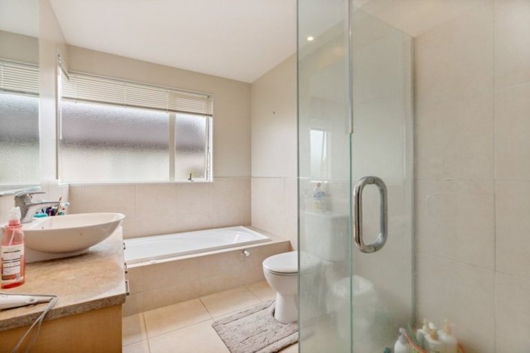 Photo of property in 25a Bluefin Way, West Harbour, Auckland, 0618