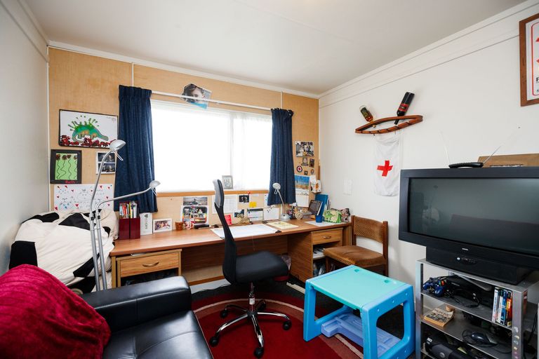 Photo of property in 50 Suzanne Grove, Kelvin Grove, Palmerston North, 4414