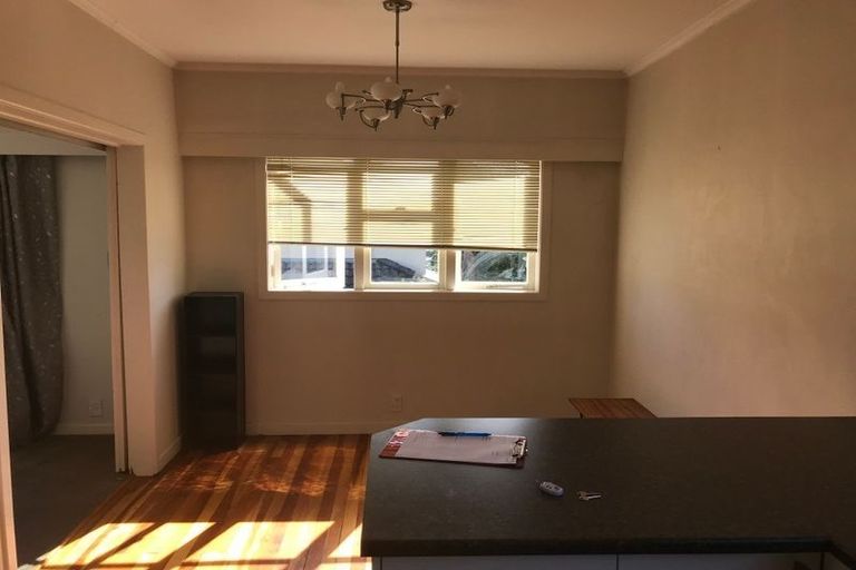 Photo of property in 1/1 Quebec Road, Milford, Auckland, 0620