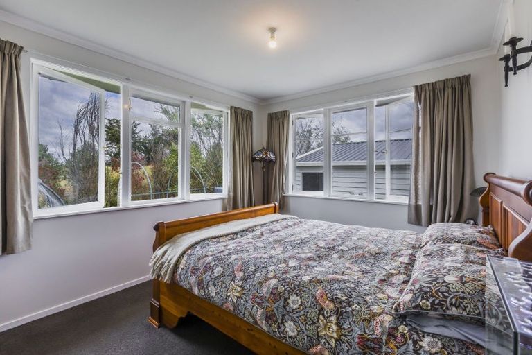 Photo of property in 11 Tiffen Lane, Waipawa, 4210