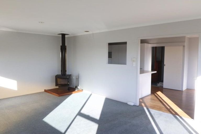 Photo of property in 1 Cromwell Place, Pukekohe, 2120