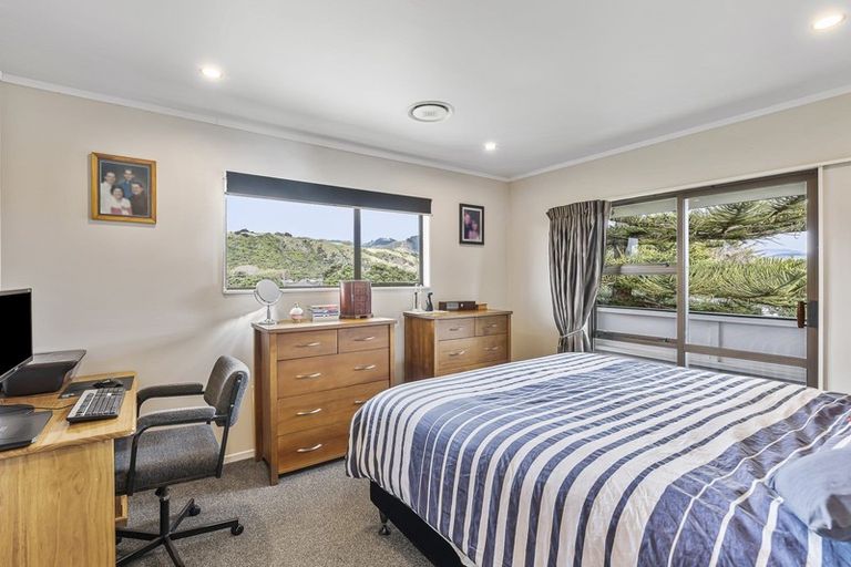 Photo of property in 2 Chilton Drive, Paraparaumu, 5032