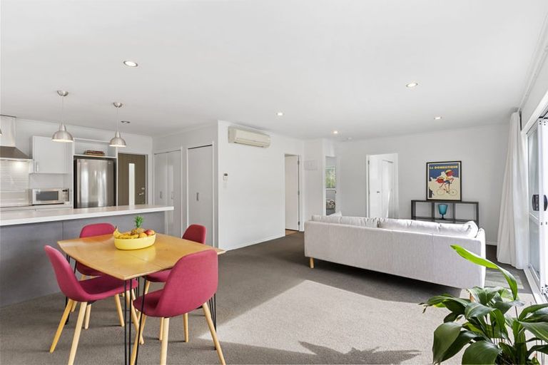 Photo of property in 15a John Street, Birkenhead, Auckland, 0626