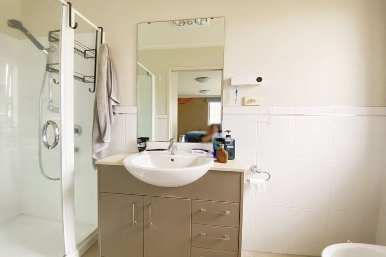 Photo of property in 21 Greenbough Lane, Greenhithe, Auckland, 0632