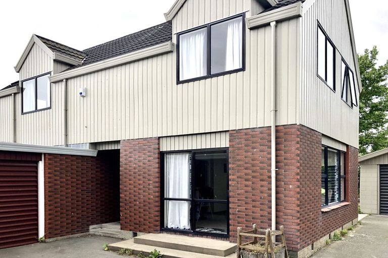 Photo of property in 2/11 Siska Place, Upper Riccarton, Christchurch, 8041