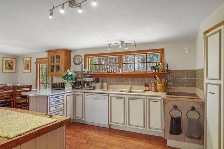 Photo of property in 2175 Main Road North, Sefton, Amberley, 7481