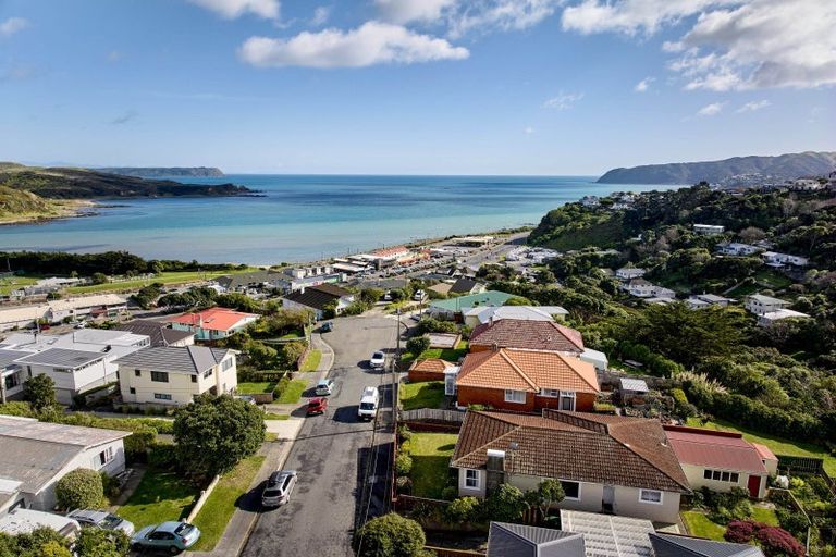 Photo of property in 10 Walker Avenue, Paremata, Porirua, 5026