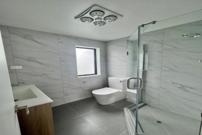 Photo of property in 1 Benchmark Drive, Massey, Auckland, 0614