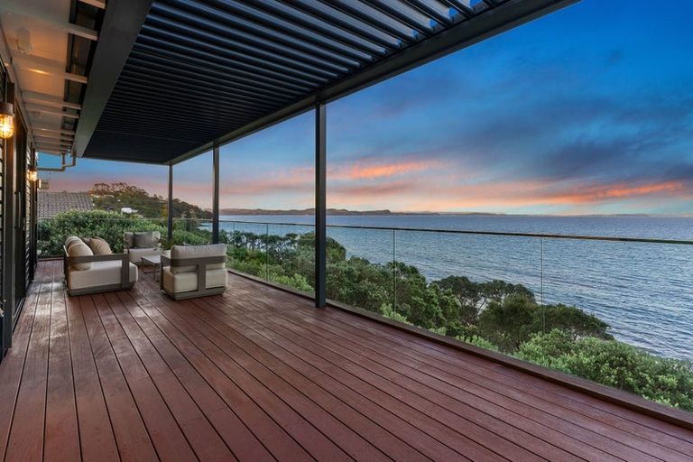 Photo of property in 236 Vipond Road, Stanmore Bay, Whangaparaoa, 0932