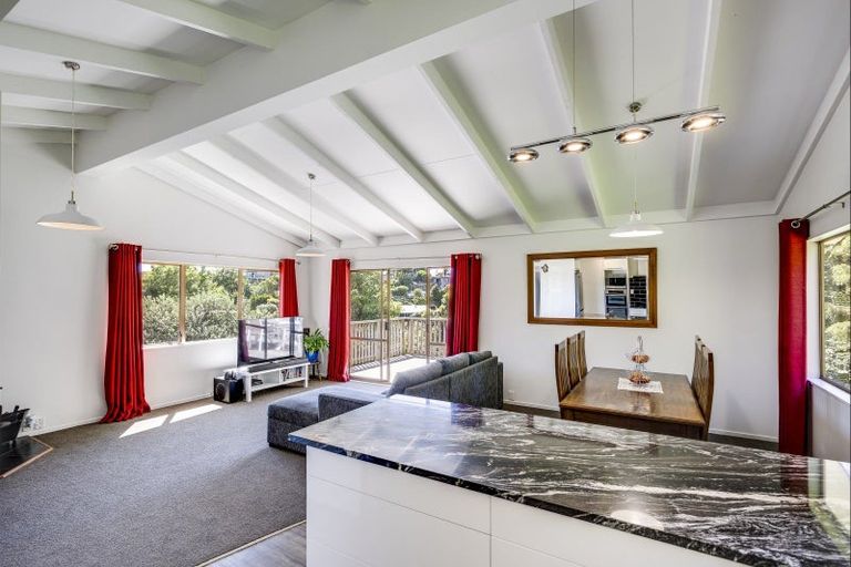 Photo of property in 4 Bracken Street, Hospital Hill, Napier, 4110