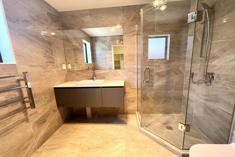 Photo of property in 20b Clovelly Road, Bucklands Beach, Auckland, 2012