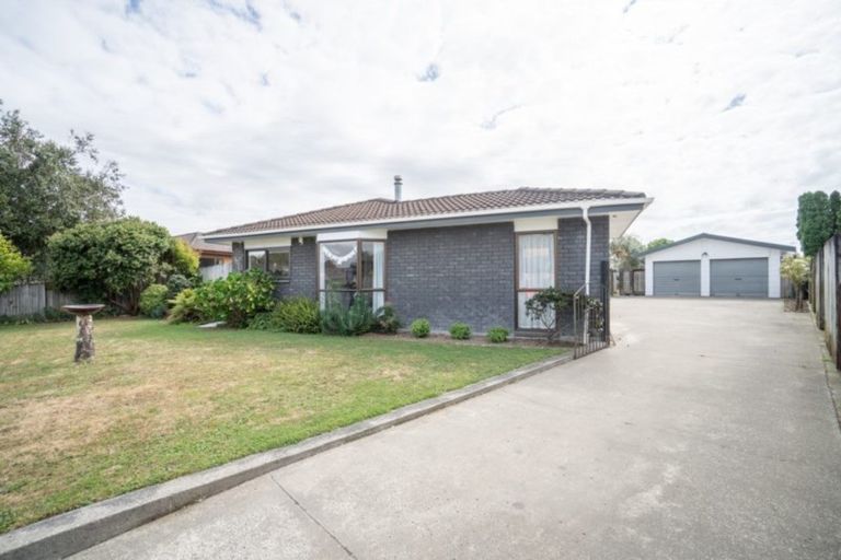 Photo of property in 53 Raglan Avenue, Cloverlea, Palmerston North, 4412