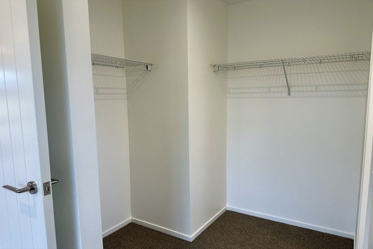 Photo of property in 24 Pahiki Crescent, Levin, 5510