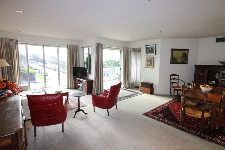 Photo of property in 1/7 The Promenade, Takapuna, Auckland, 0622