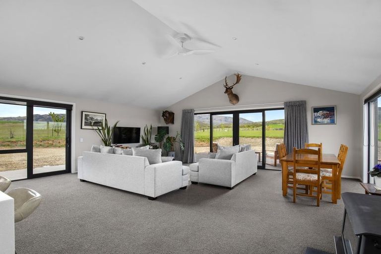 Photo of property in 39 Kordia Way, Waikerikeri, Alexandra, 9391