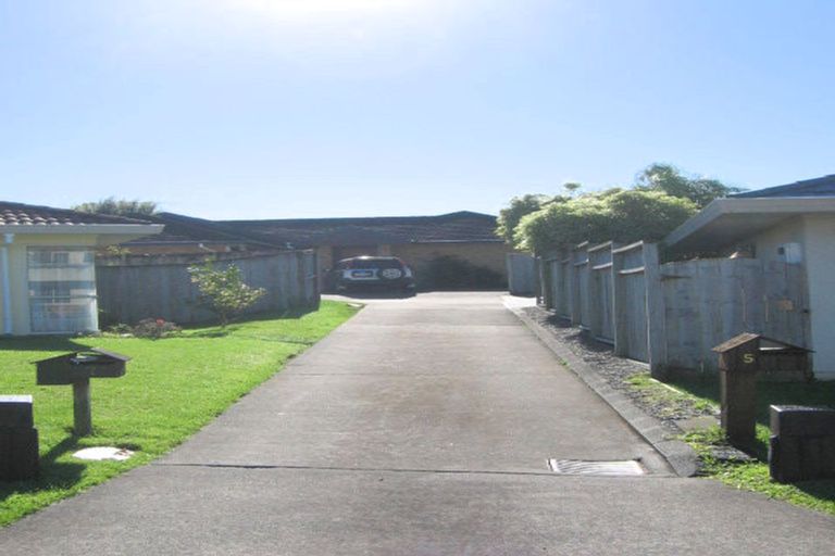 Photo of property in 7 Harbour Lights Close, West Harbour, Auckland, 0618
