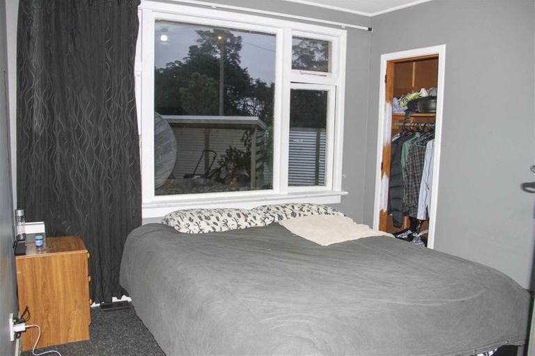 Photo of property in 14 Ferry Road, Tuatapere, 9620