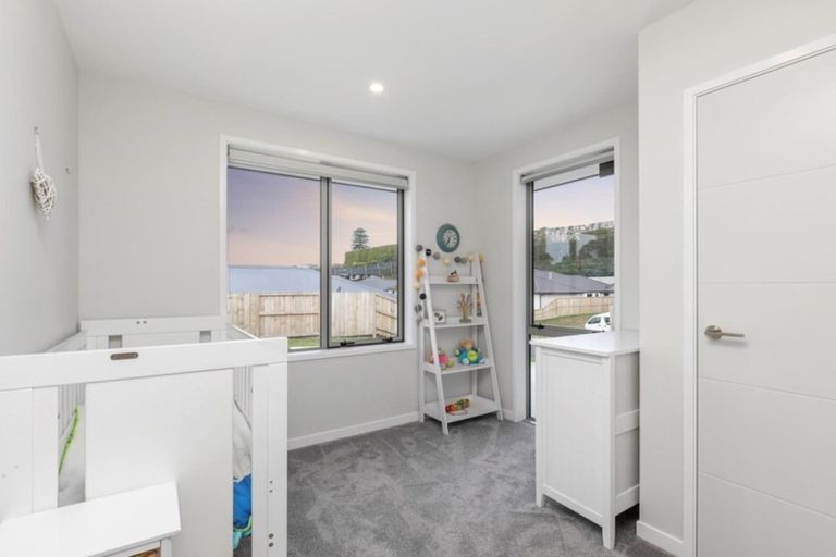 Photo of property in 18 Sharman Place, Pyes Pa, Tauranga, 3112