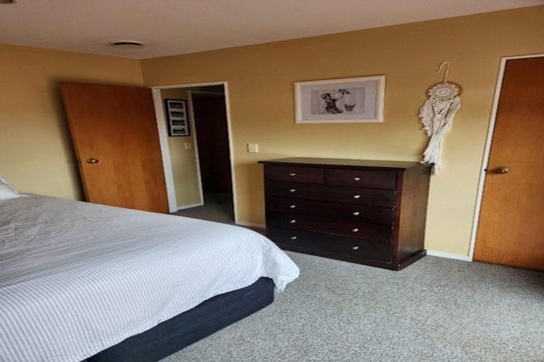 Photo of property in 11/76 Target Road, Totara Vale, Auckland, 0629