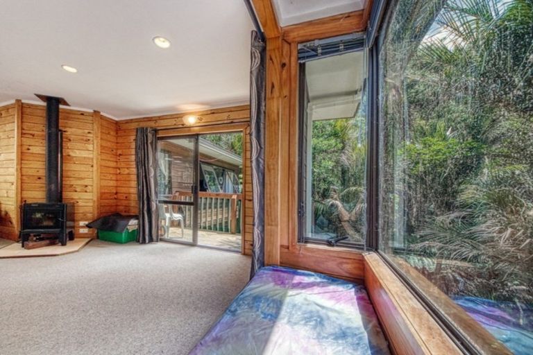 Photo of property in 130 Victory Road, Laingholm, Auckland, 0604