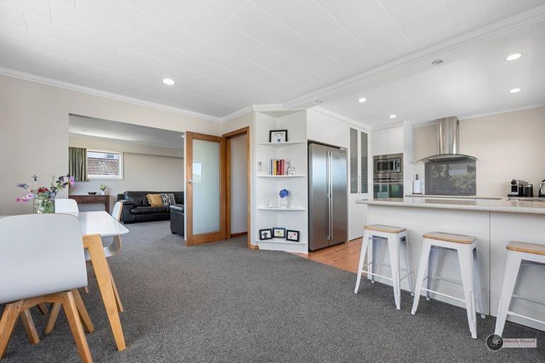 Photo of property in 30 Viewmont Drive, Harbour View, Lower Hutt, 5010