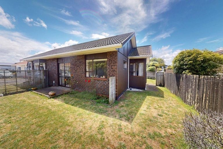 Photo of property in 6b Akepiro Place, Tawhero, Whanganui, 4501