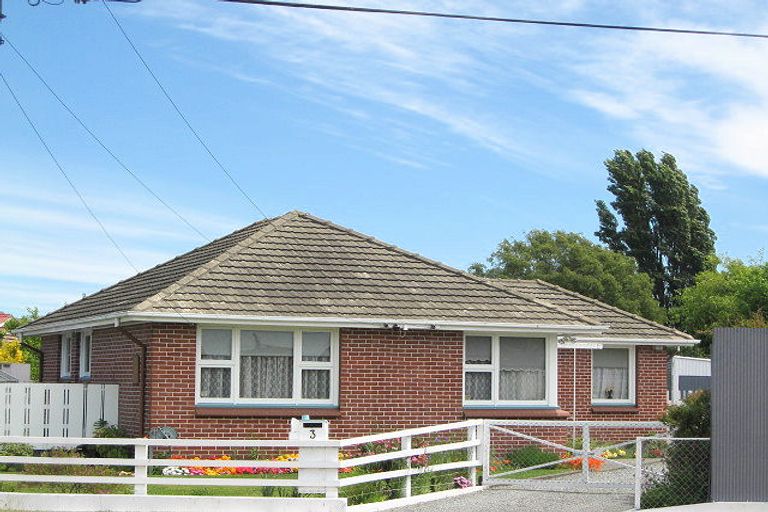 Photo of property in 3 Huron Street, Wainoni, Christchurch, 8061