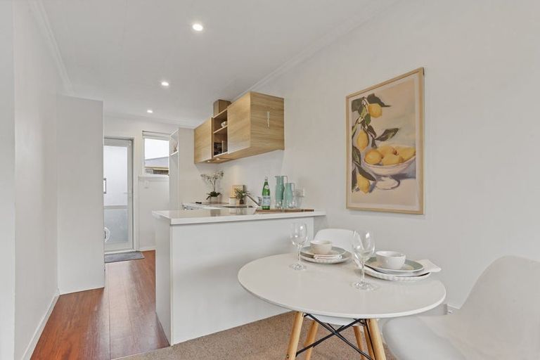 Photo of property in 96b Crofton Road, Harewood, Christchurch, 8051