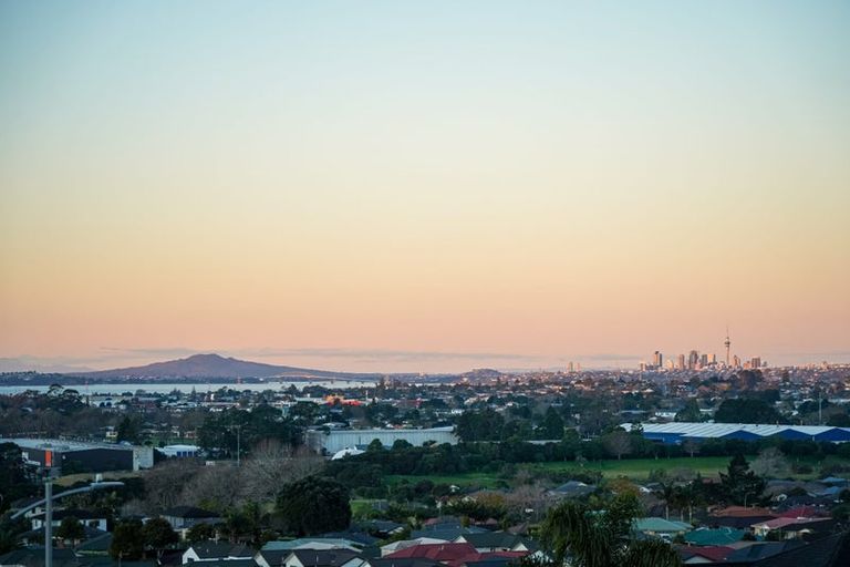 Photo of property in 9 Platinum Rise, Ranui, Auckland, 0612
