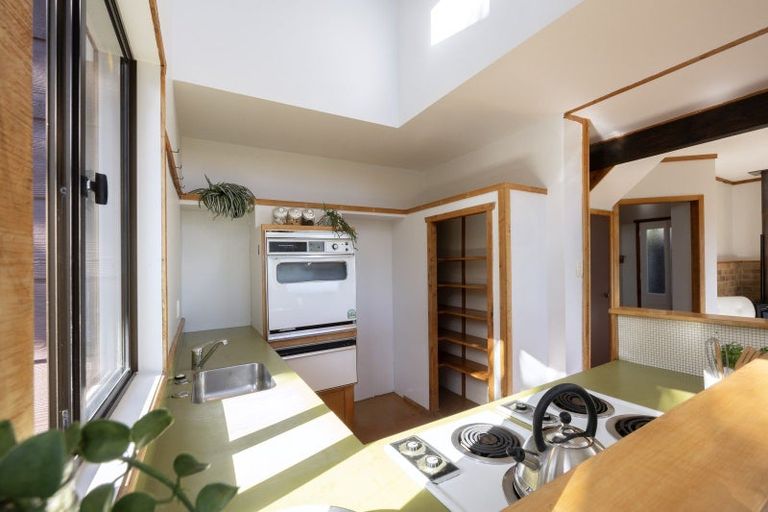 Photo of property in 101b Garden Road, Piha, New Lynn, 0772