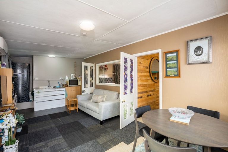 Photo of property in 27 High Street East, Waitara, 4320