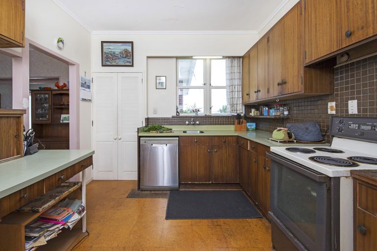 Photo of property in 4 Fenton Terrace, Cockle Bay, Auckland, 2014