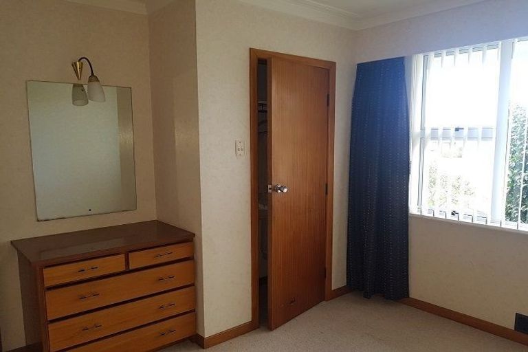 Photo of property in 5 Hillcrest Street, Glen Avon, New Plymouth, 4312