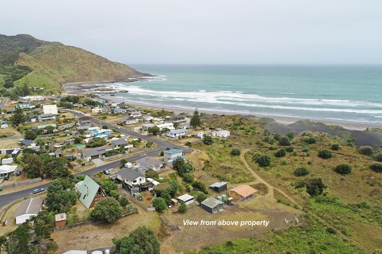 Photo of property in 17 Westside Road, Port Waikato, Tuakau, 2695