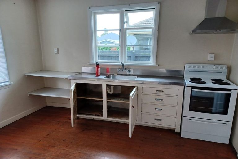 Photo of property in 38 Balgay Street, Upper Riccarton, Christchurch, 8041