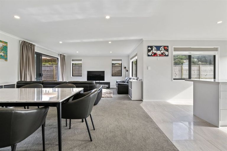 Photo of property in 47 Couldrey Crescent, Red Beach, 0932