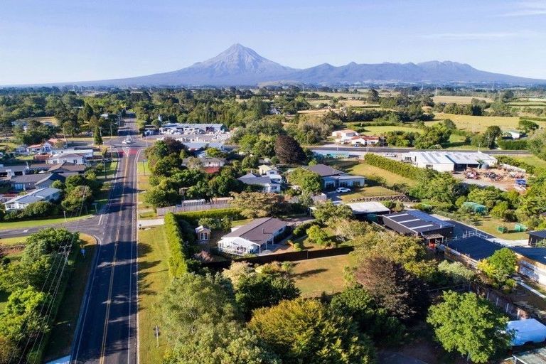 Photo of property in 1266 Egmont Road, Egmont Village, New Plymouth, 4372