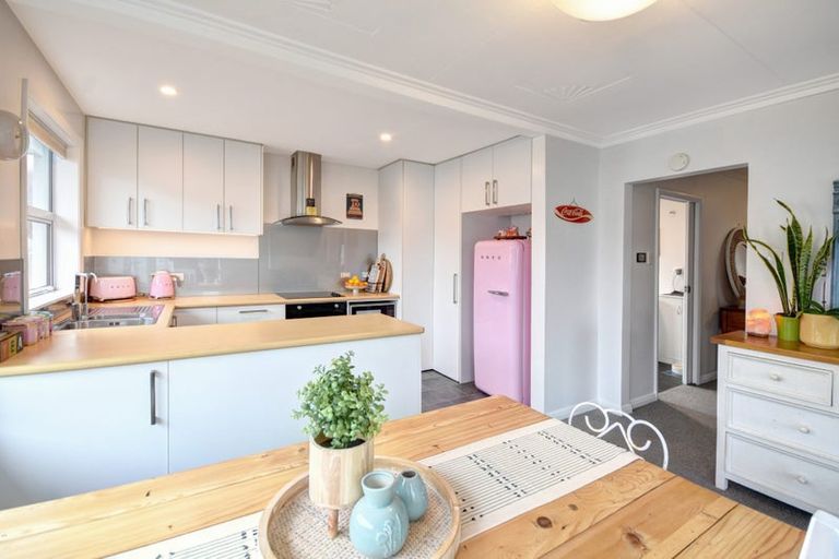 Photo of property in 141 Macandrew Road, South Dunedin, Dunedin, 9012