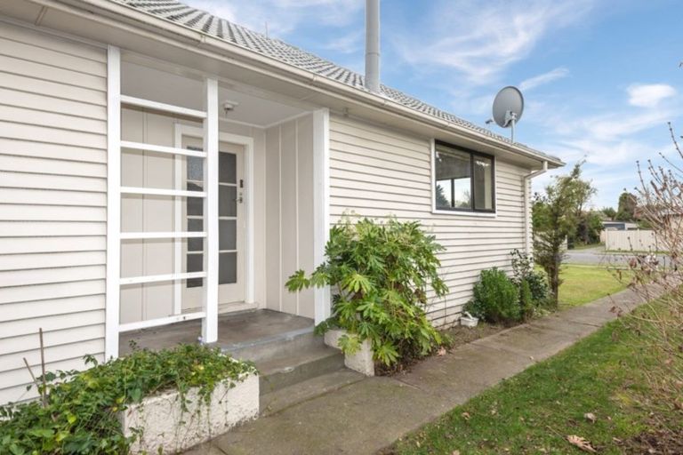 Photo of property in 32 Garvins Road, Hornby, Christchurch, 8042