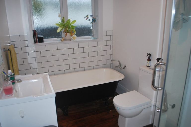 Photo of property in 15 Williams Street, Cambridge, 3434