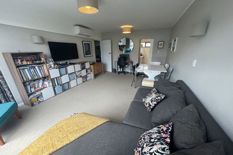 Photo of property in 5/4 Claremont Grove, Mount Victoria, Wellington, 6011